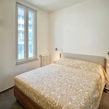 Splendido Trilo Con Posto Auto Appartamento Varazze