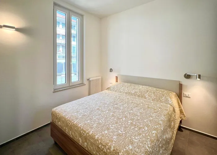 Splendido Trilo Con Posto Auto Διαμέρισμα Varazze